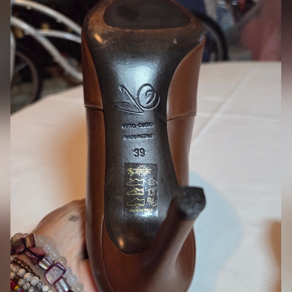 Joan Oloff Sophisticated Brown and Black Heeled Ankle Boots,sz 39. - Picture 4 of 5